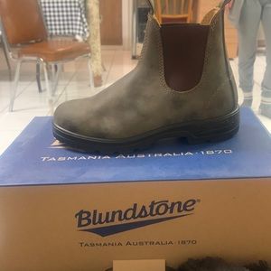 Blundstone brand New 61/2 size